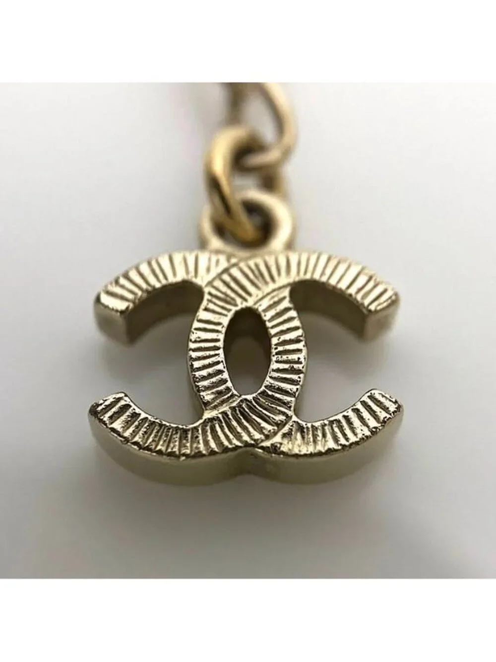 CHANEL necklace gold